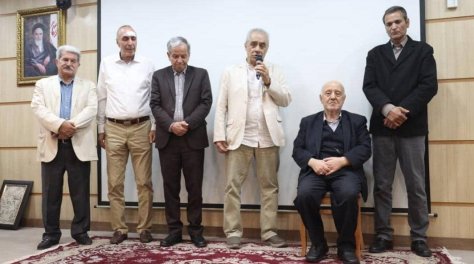 به احترامشان خبردار