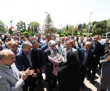 خوش استقبال و خوش بدرقه همچون کیومرث هاشمی
